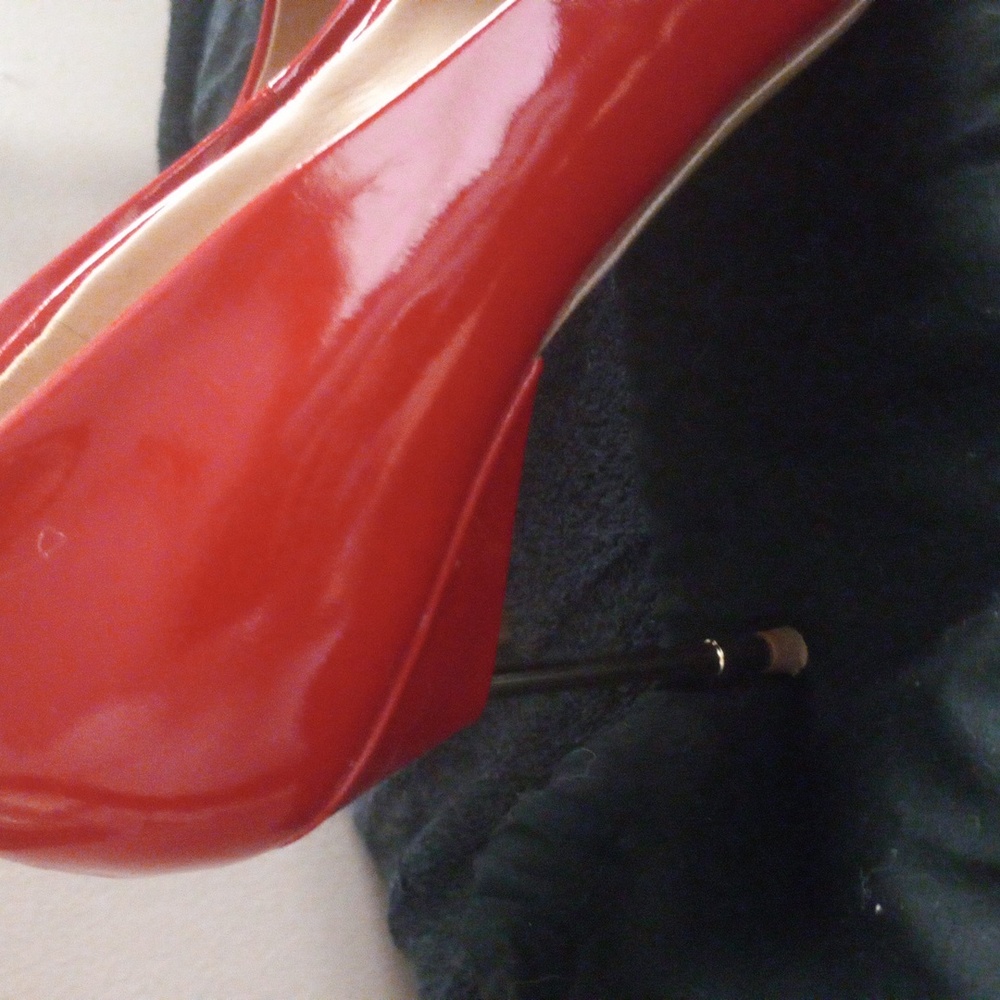 Shoes - Picture 2 of 3